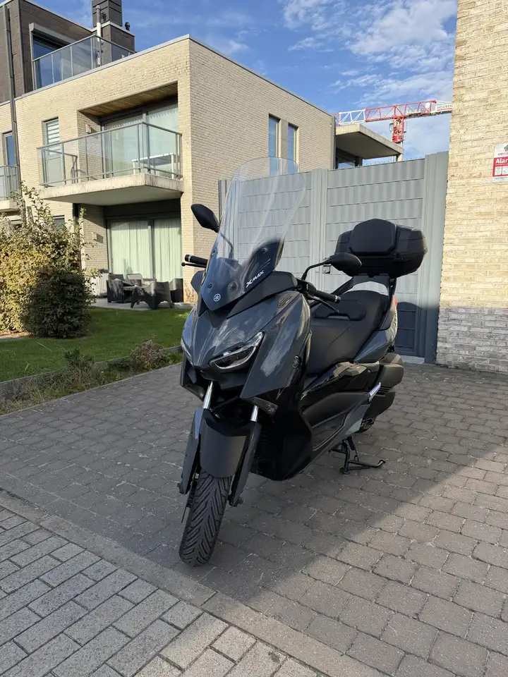 Yamaha X-Max 300