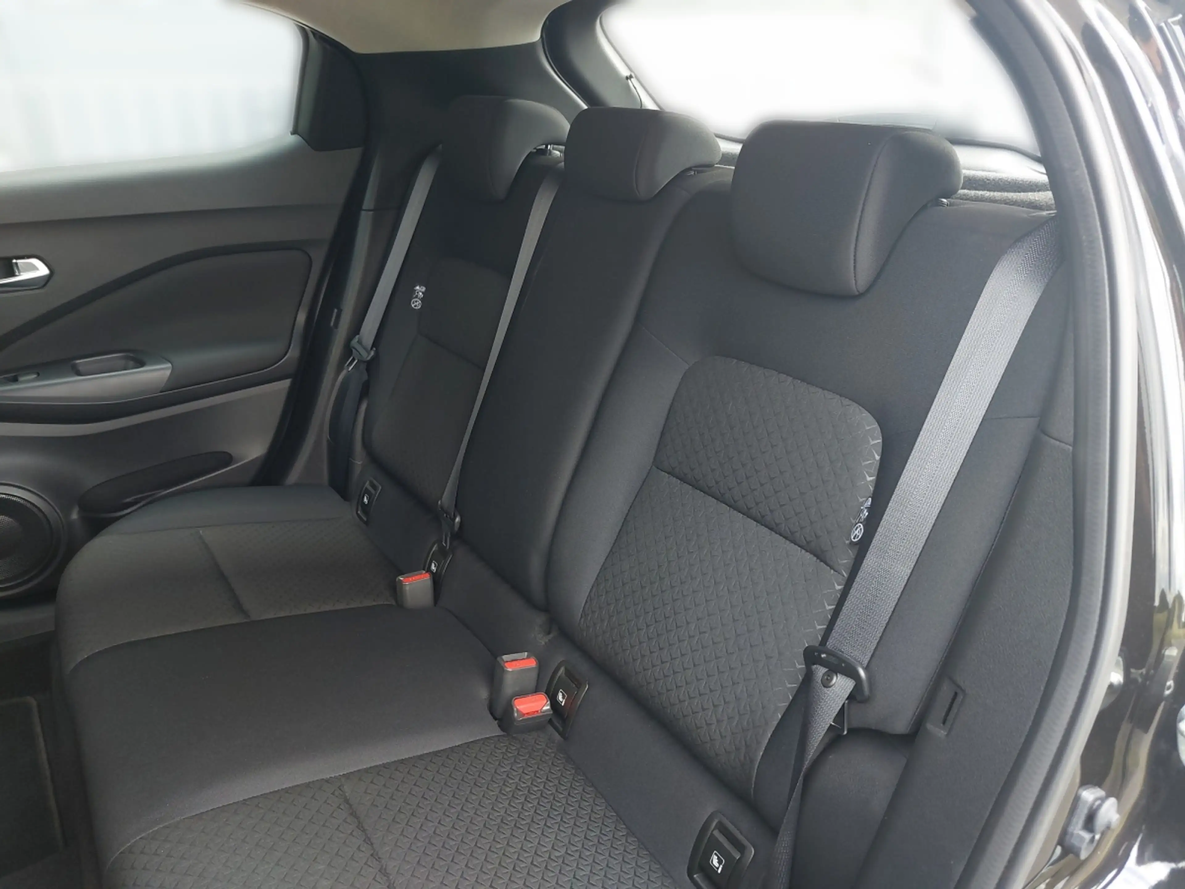 Nissan Juke 1.0 DIG-T Acenta DCT Aut. — photo 11