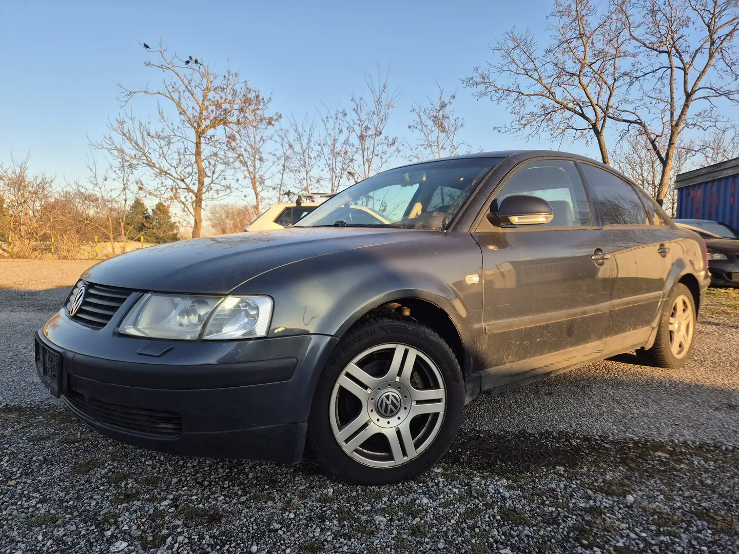 Volkswagen Passat 1,9 Trendline TDI PD plava - 1