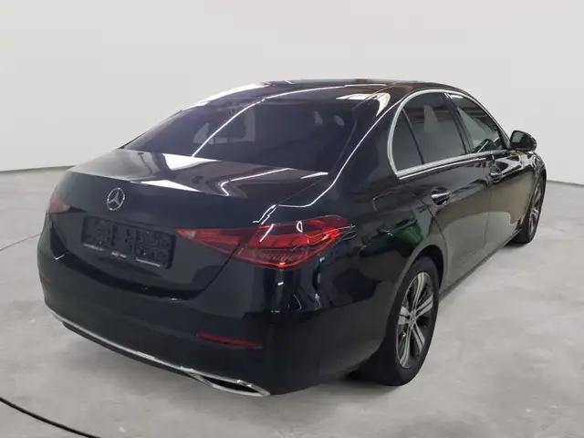 Mercedes-Benz C-Class view 4