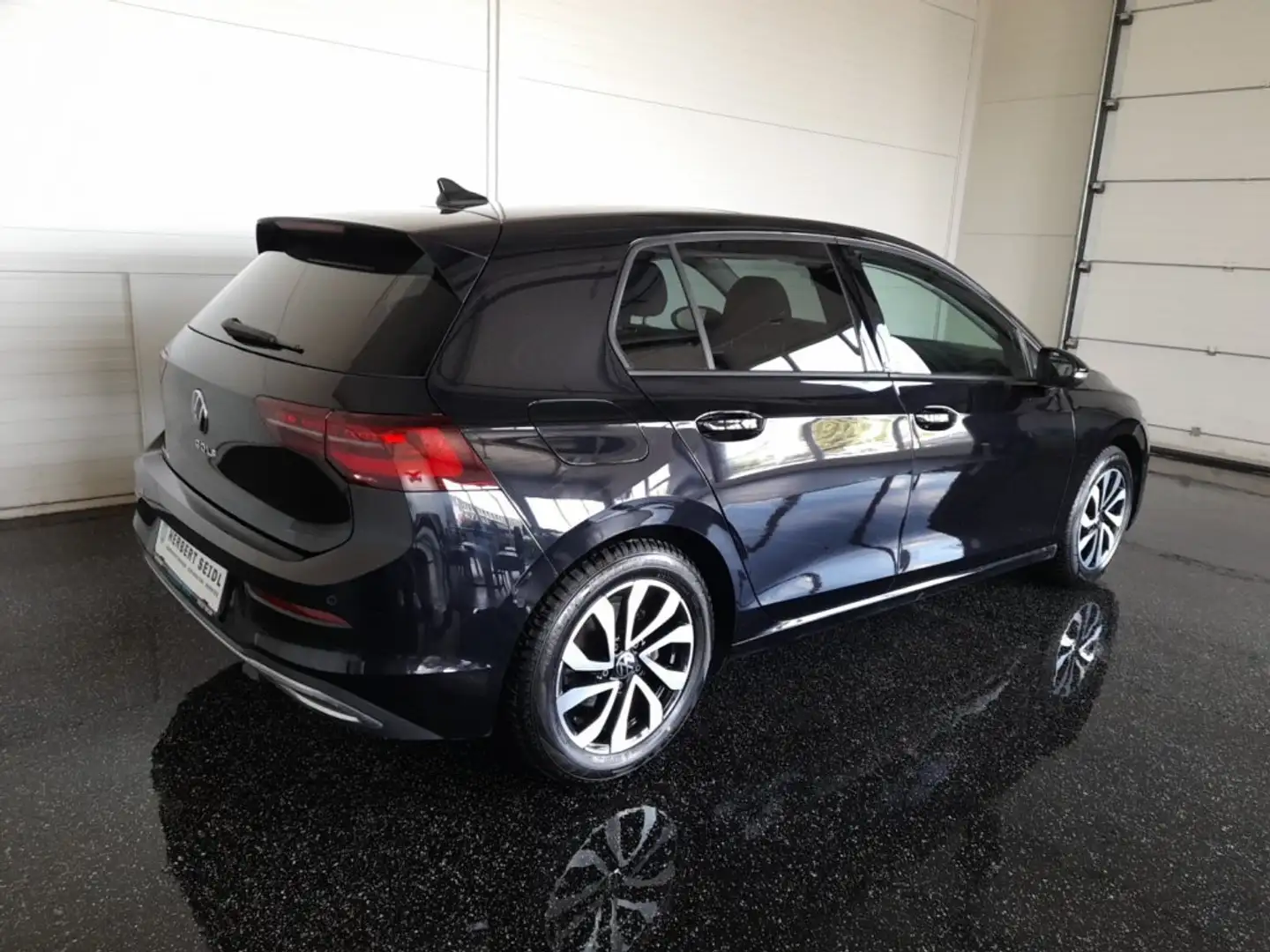 Volkswagen Golf VIII ACTIVE 2,0 TDI DSG *SKY / MATRIX-LED / HEAD-UP / VIRTUELL PRO / NAVI / AHV & KAMERA / ACC / KEYLESS* Schwarz - 2