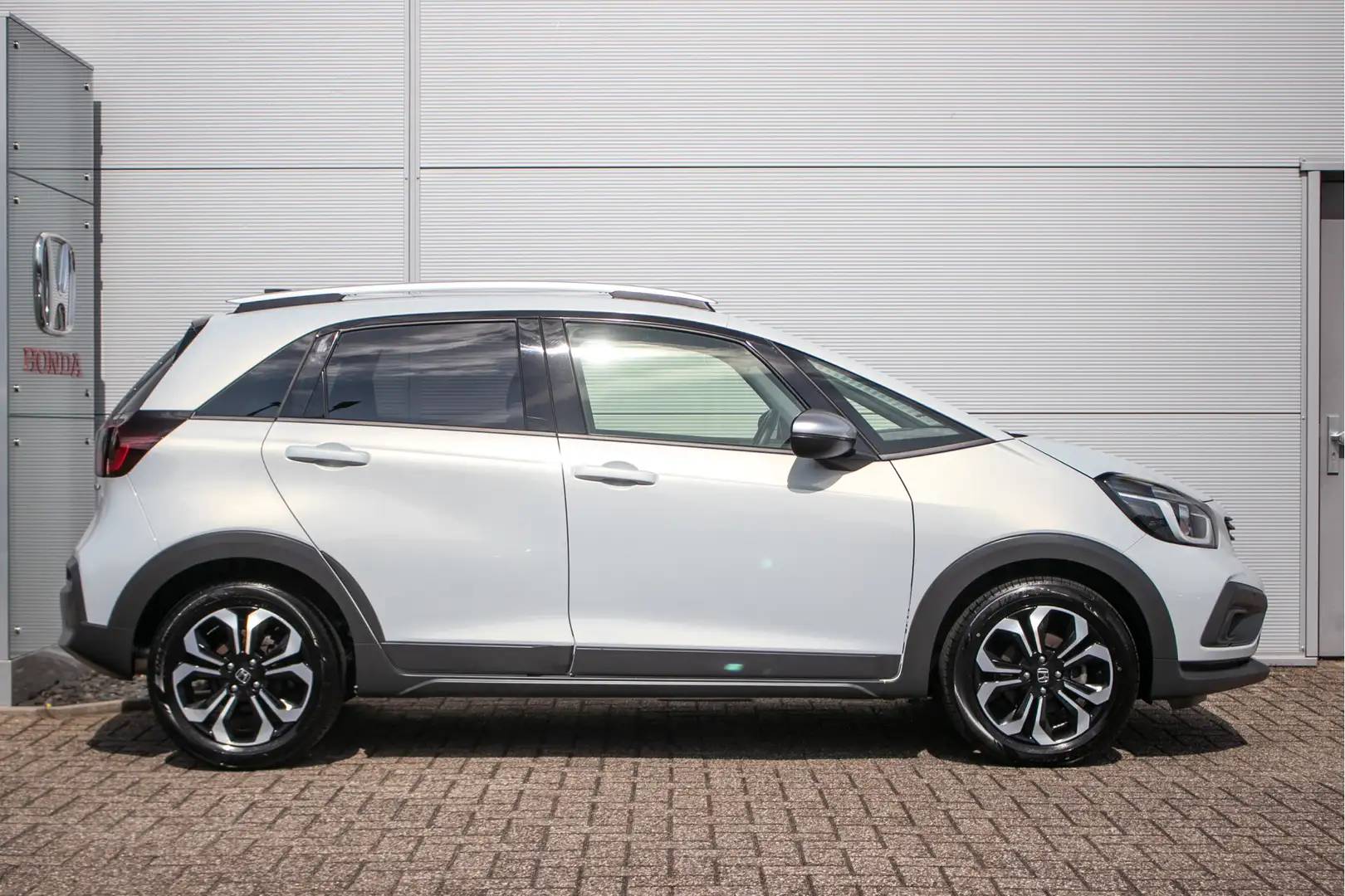 Honda Jazz 1.5 e:HEV Crosstar All-in rijklaarprijs | Nav | Ap Zilver - 2