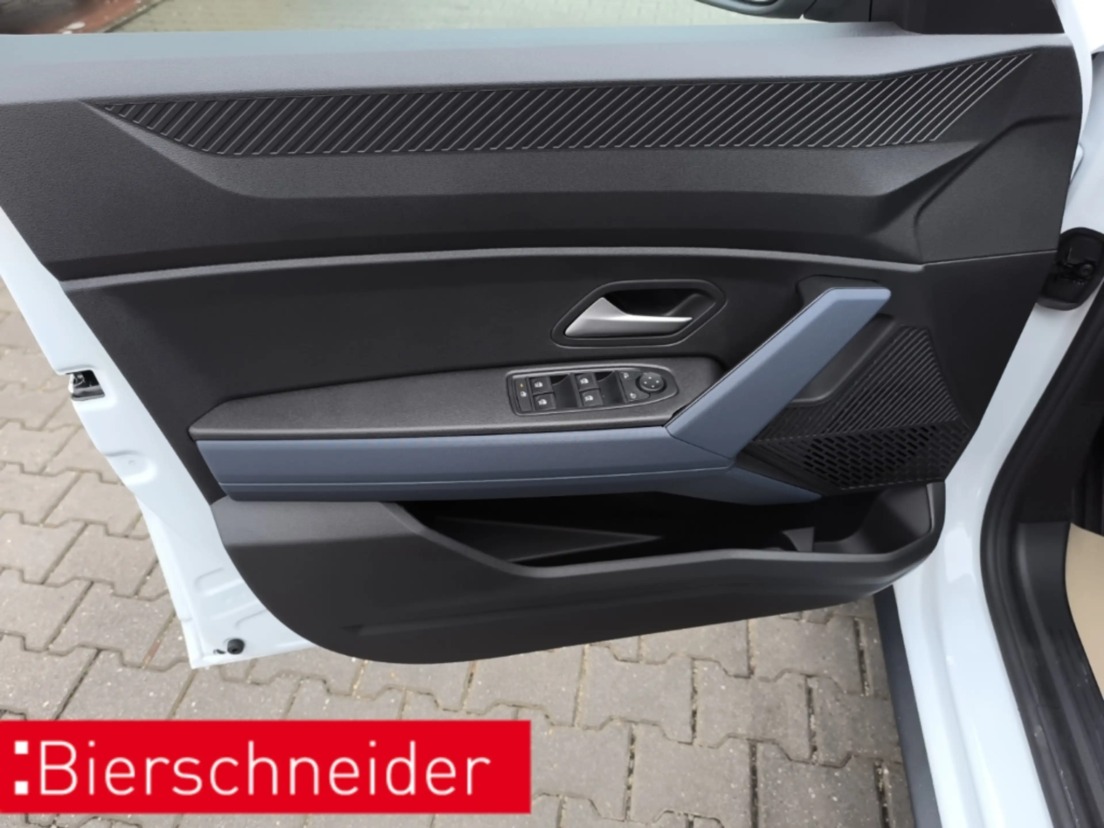 Dacia Duster III Mild Hybrid 140 Expression AHK NAVI 17 ALU — photo 14