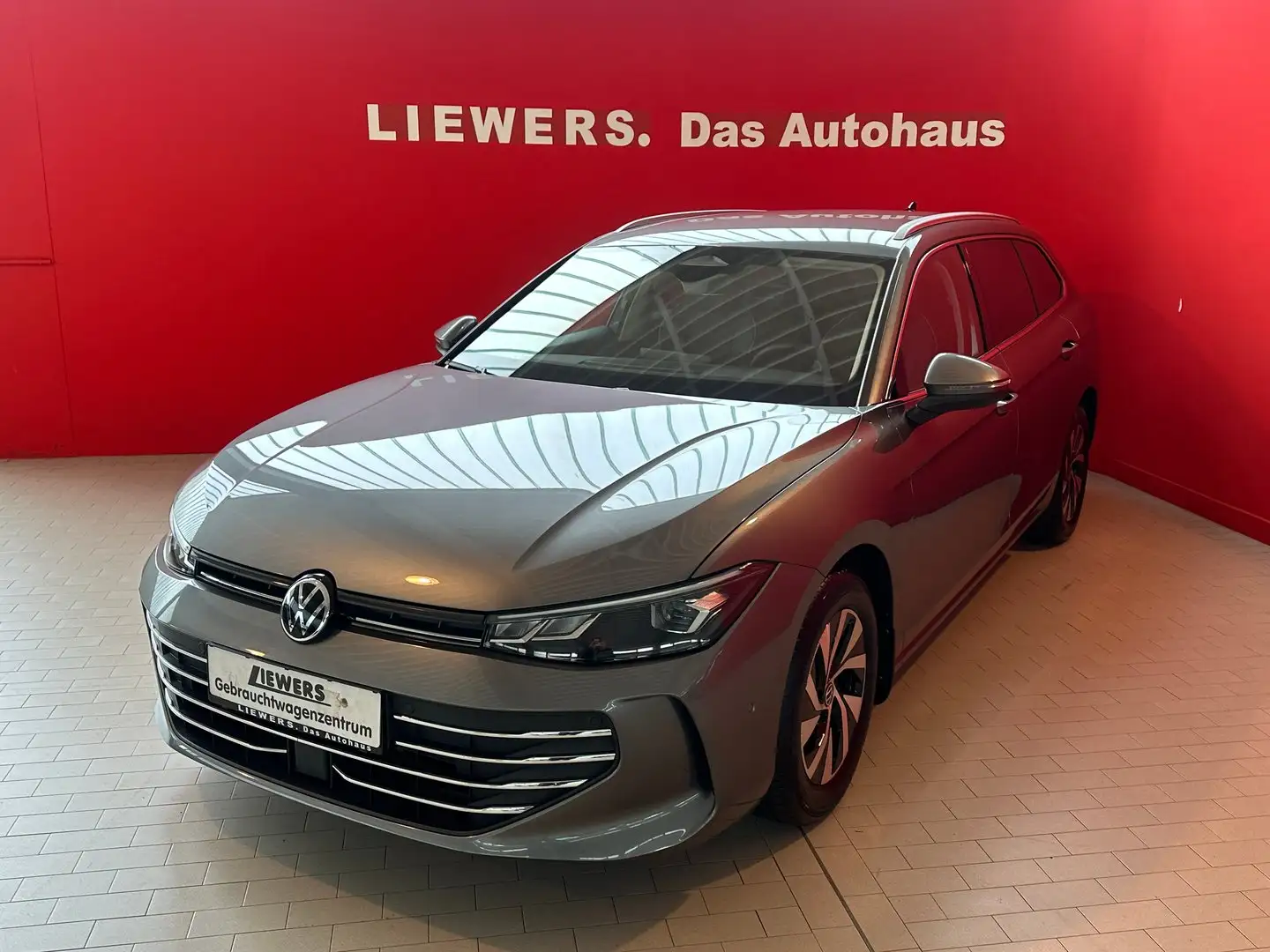 Volkswagen Passat Variant Business eTSI DSG Gris - 1
