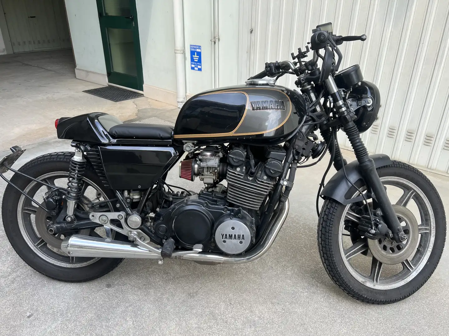 Yamaha XS 850 cafe racer - 1