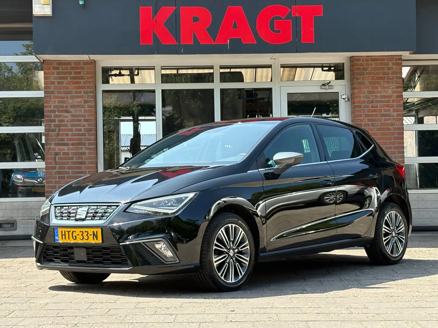 SEAT Ibiza Xcellence 1.0 TSI 95 pk - LED - 17" LMV - Adapt. c Zwart - 1