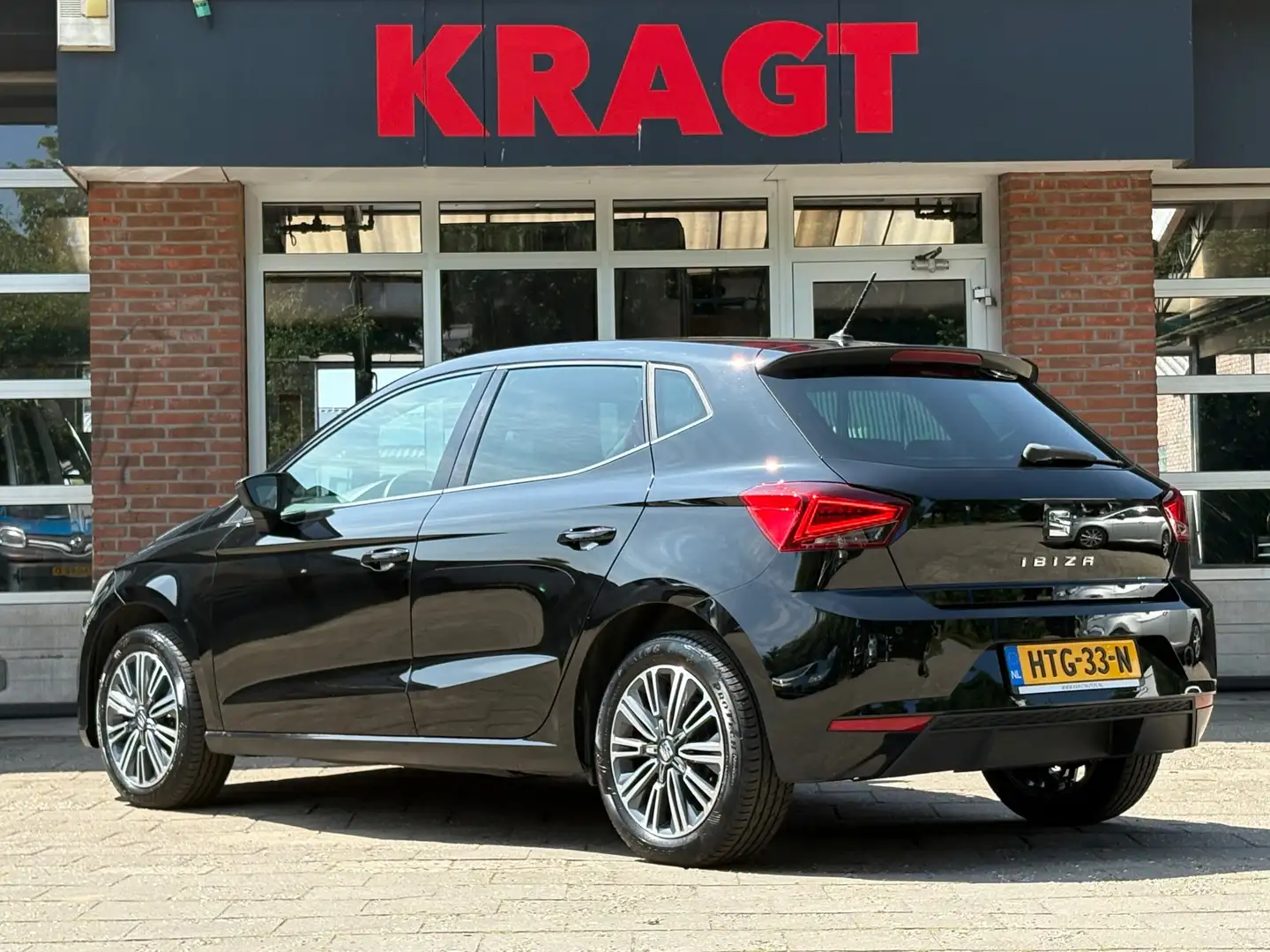 SEAT Ibiza Xcellence 1.0 TSI 95 pk - LED - 17" LMV - Adapt. c Zwart - 2