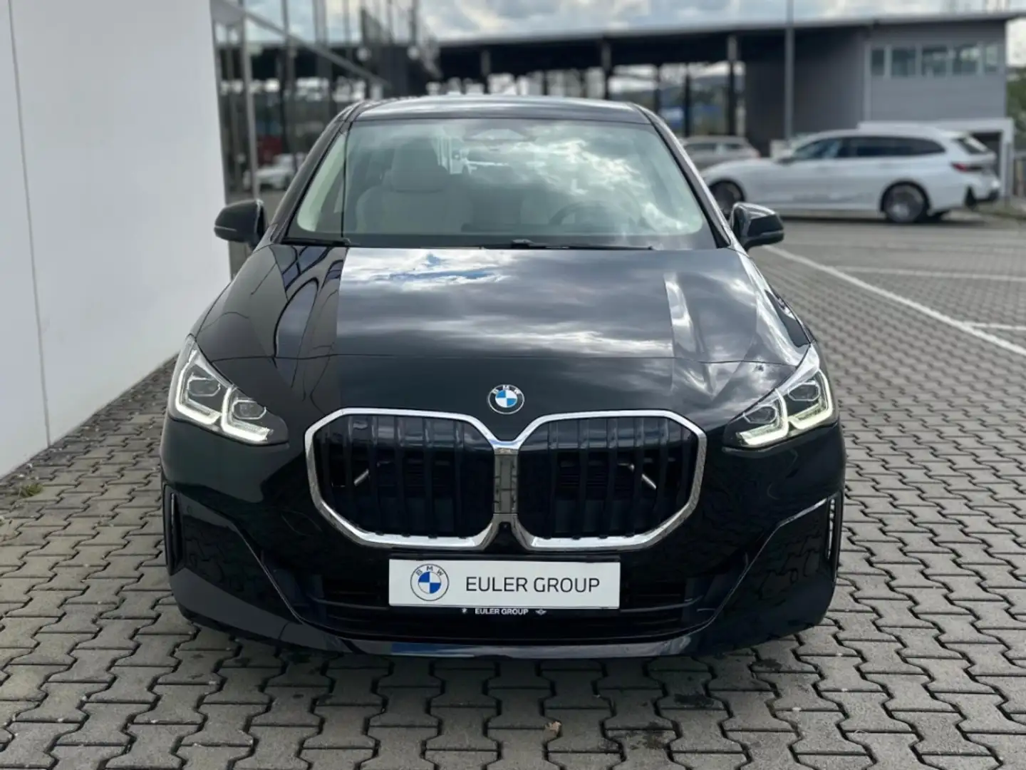 BMW 223 Active Tourer iA LiveCockProf HUD Parkass+ Černá - 2