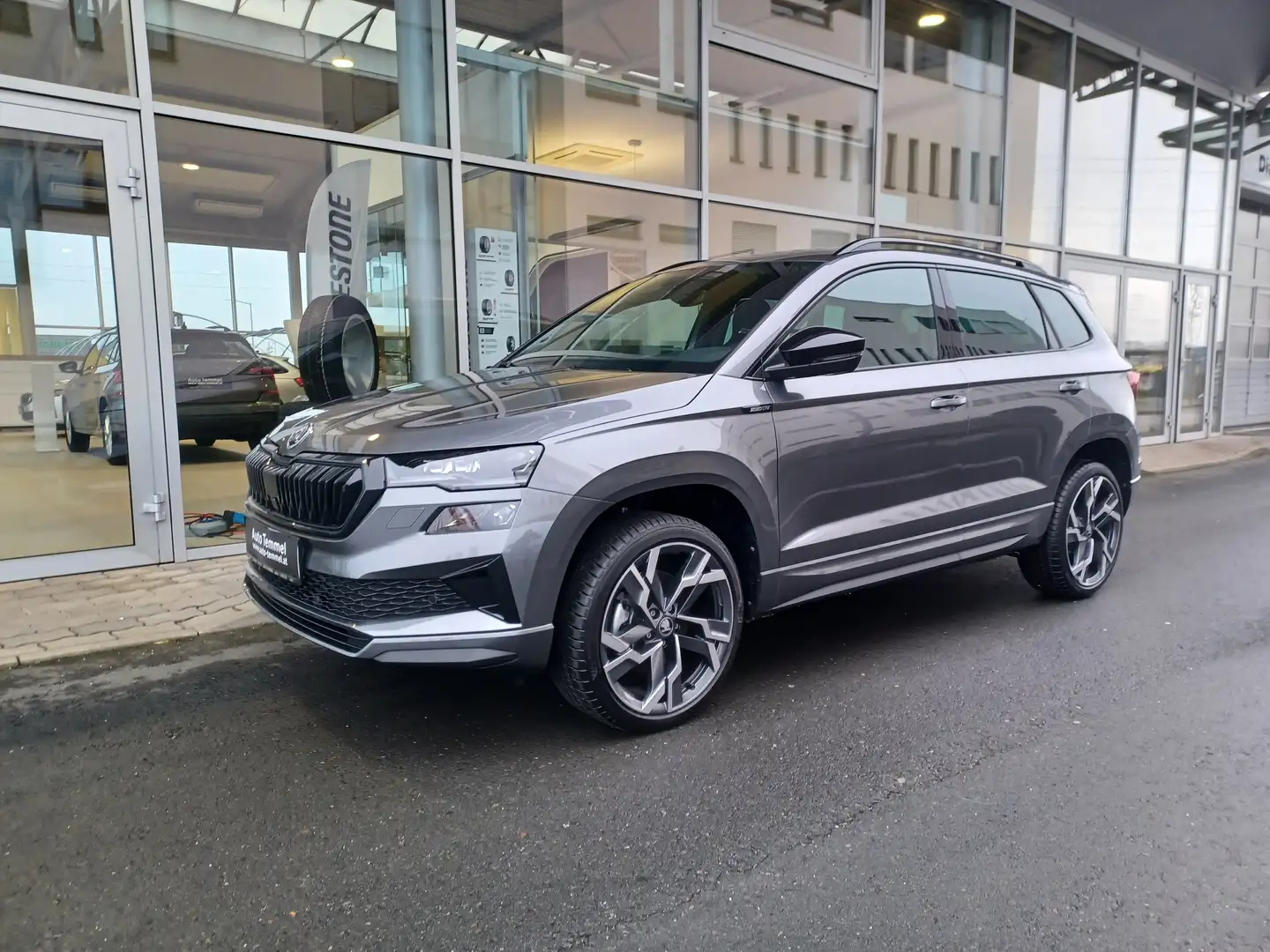 Skoda Karoq Sportline Grau - 2