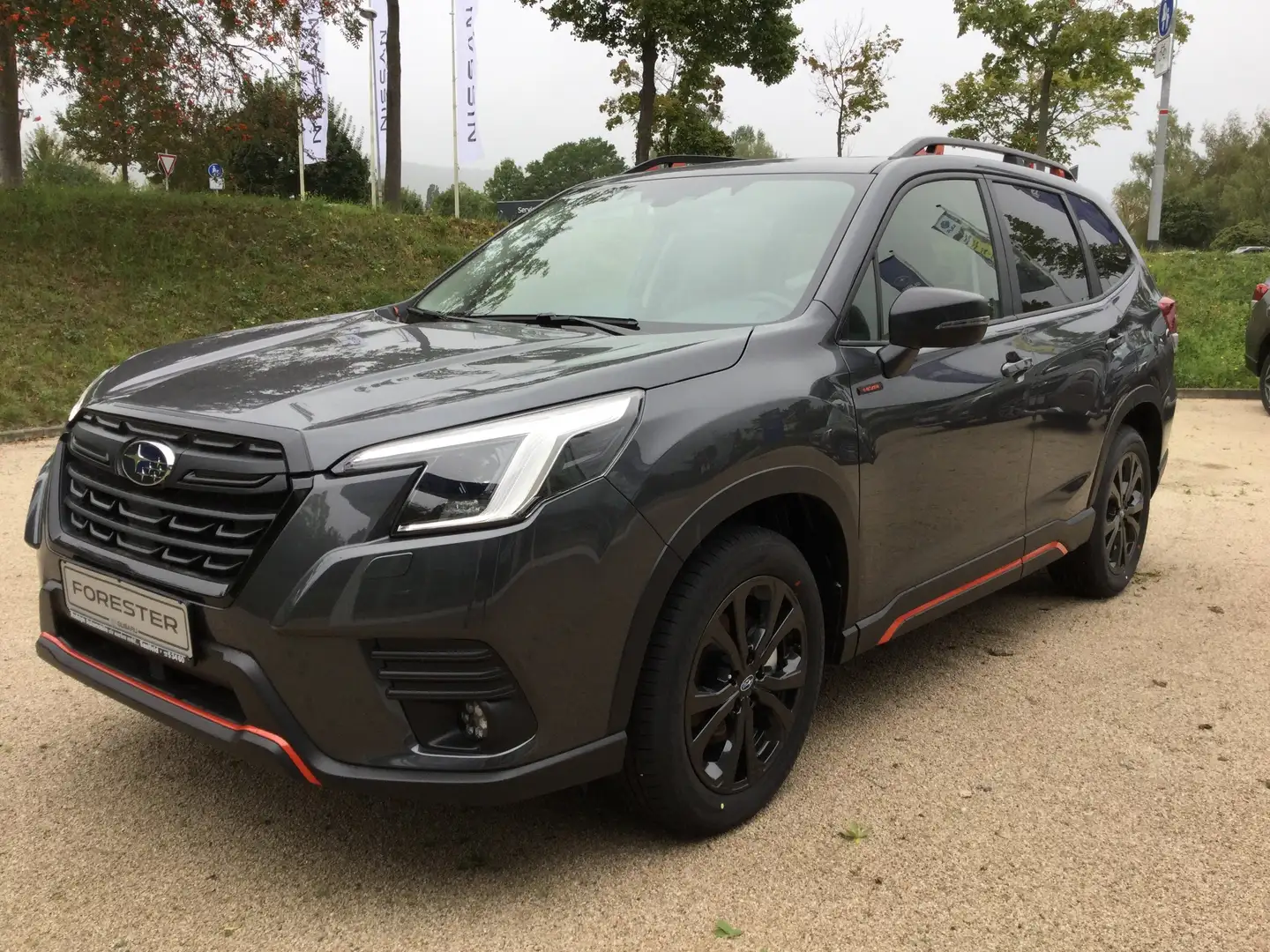 Subaru Forester 2.0ie Lineartronic Edition Exclusive Cross Grau - 2
