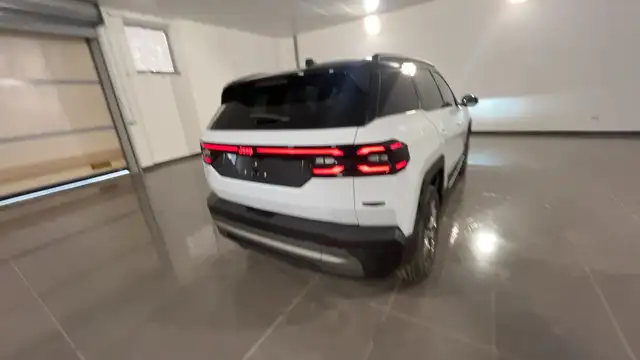 Jeep Compass view 4