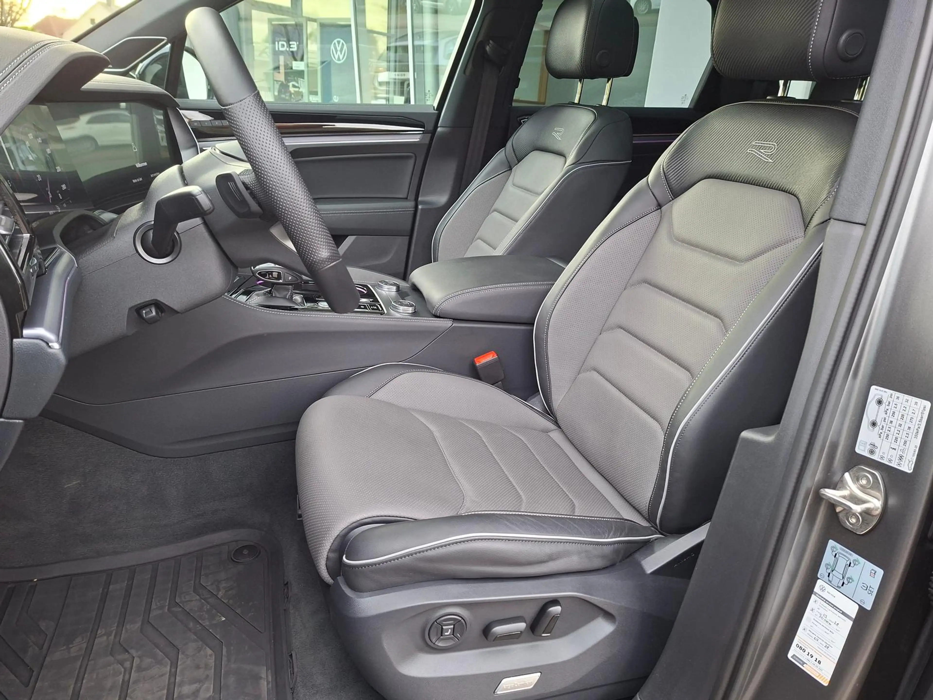 Volkswagen Touareg R-Line Final Edition Matrix HeadUp Matt — photo 11