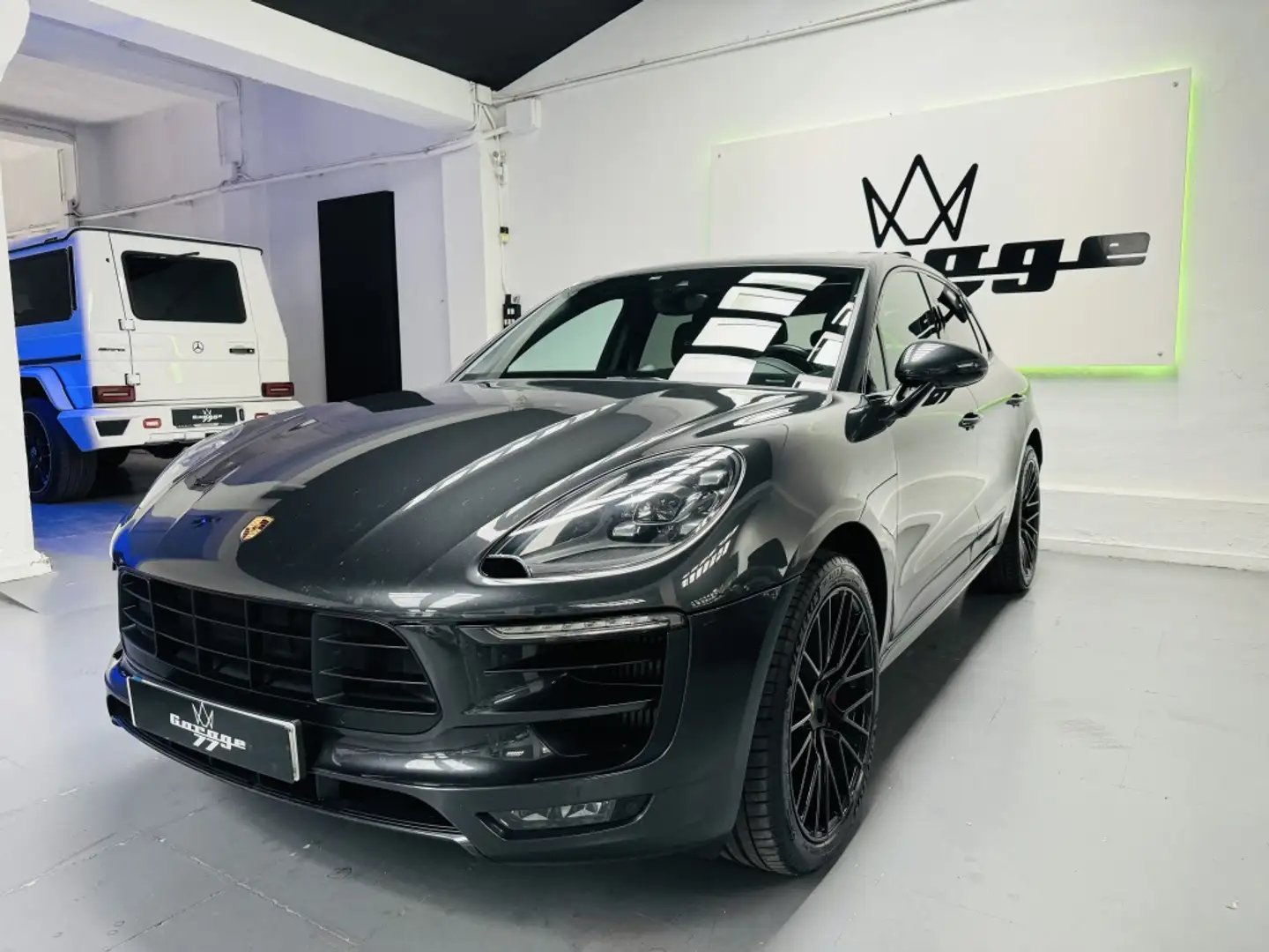 Porsche Macan GTS Aut. Schwarz - 1