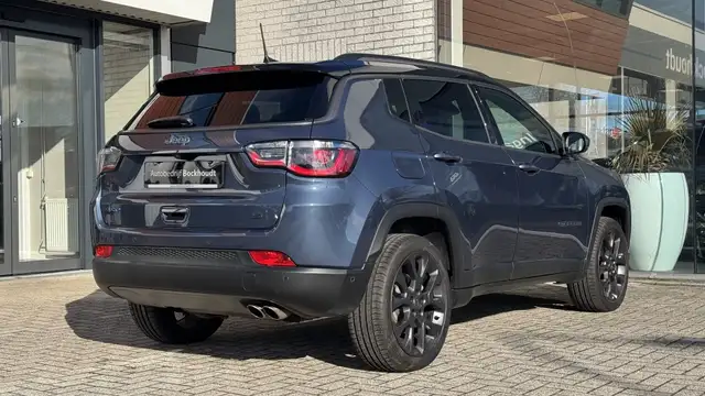 Jeep Compass view 4