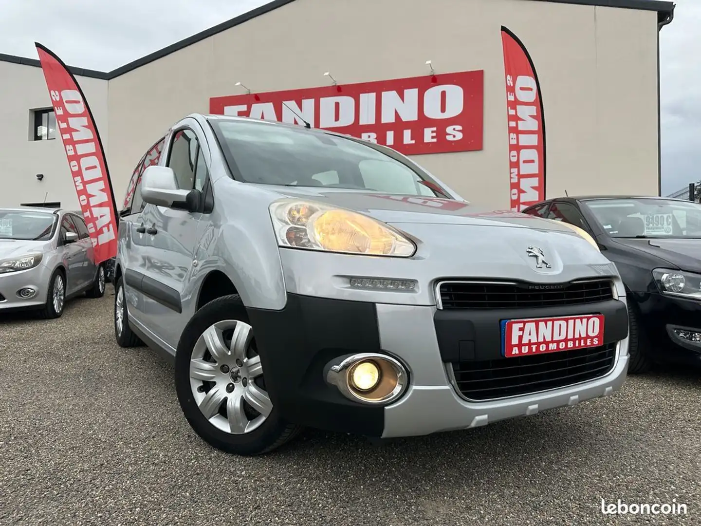 Peugeot Partner Tepee 1.6 Hdi 92Ch Outdoor Gris - 1