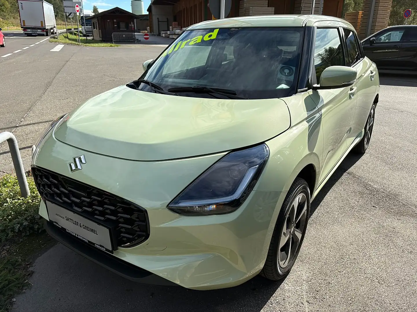 Suzuki Swift 1,2 Hybrid Allgrip Flash Gelb - 1