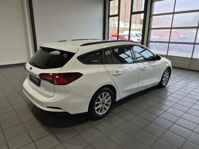 Ford Focus view 5