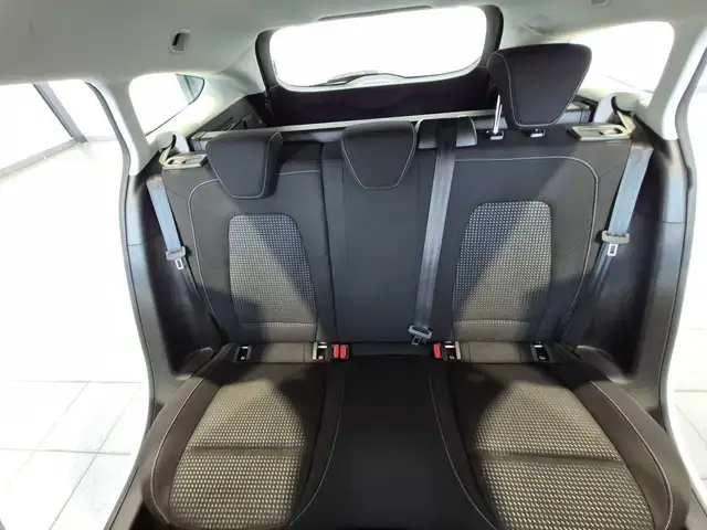Ford Focus view 14