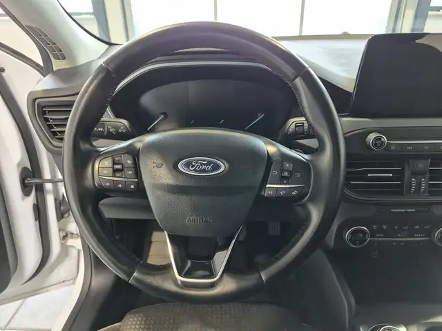 Ford Focus view 10