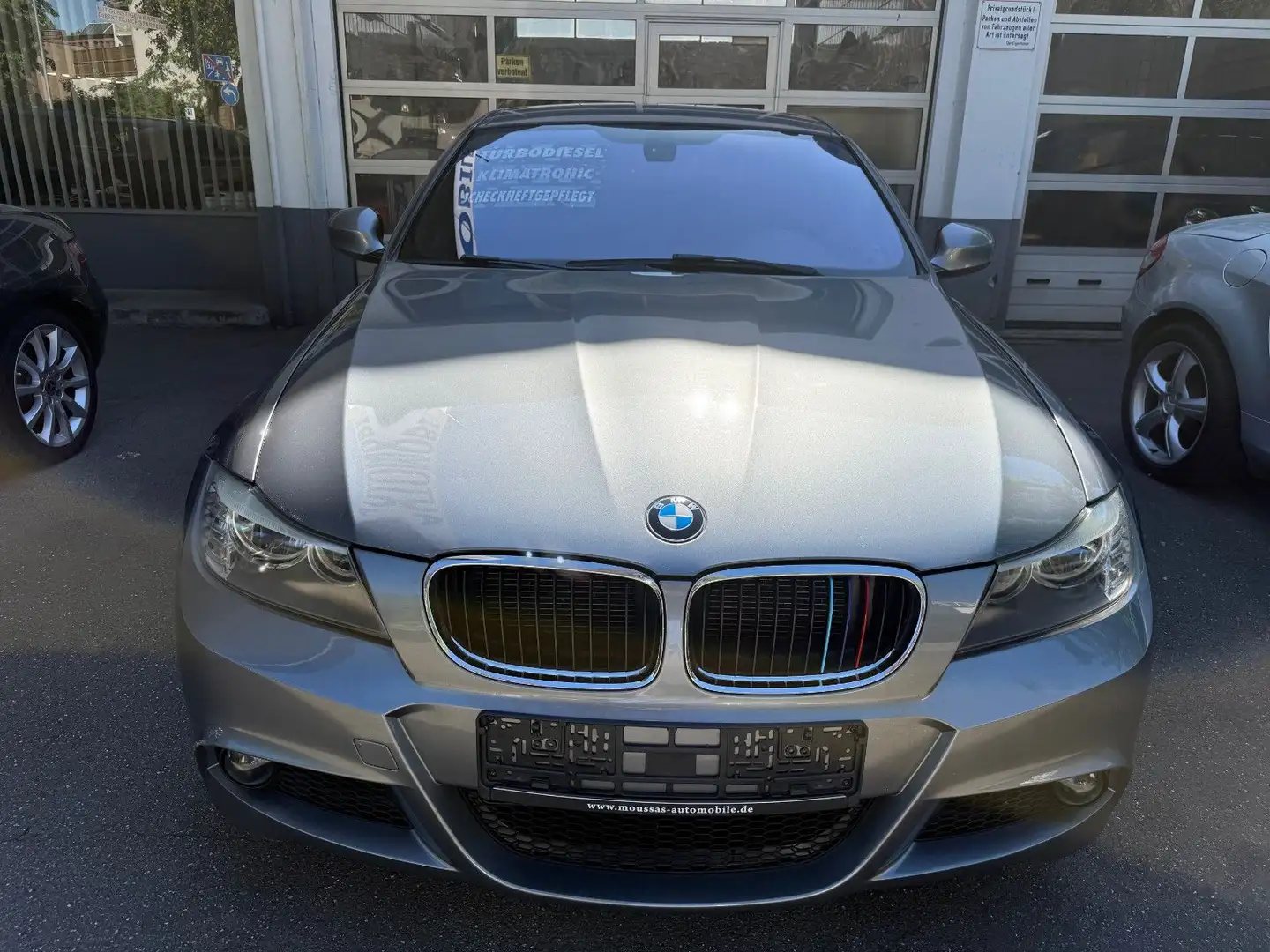 BMW 320 d T, AHK, Klima, Sport-M-Paket Grey - 2
