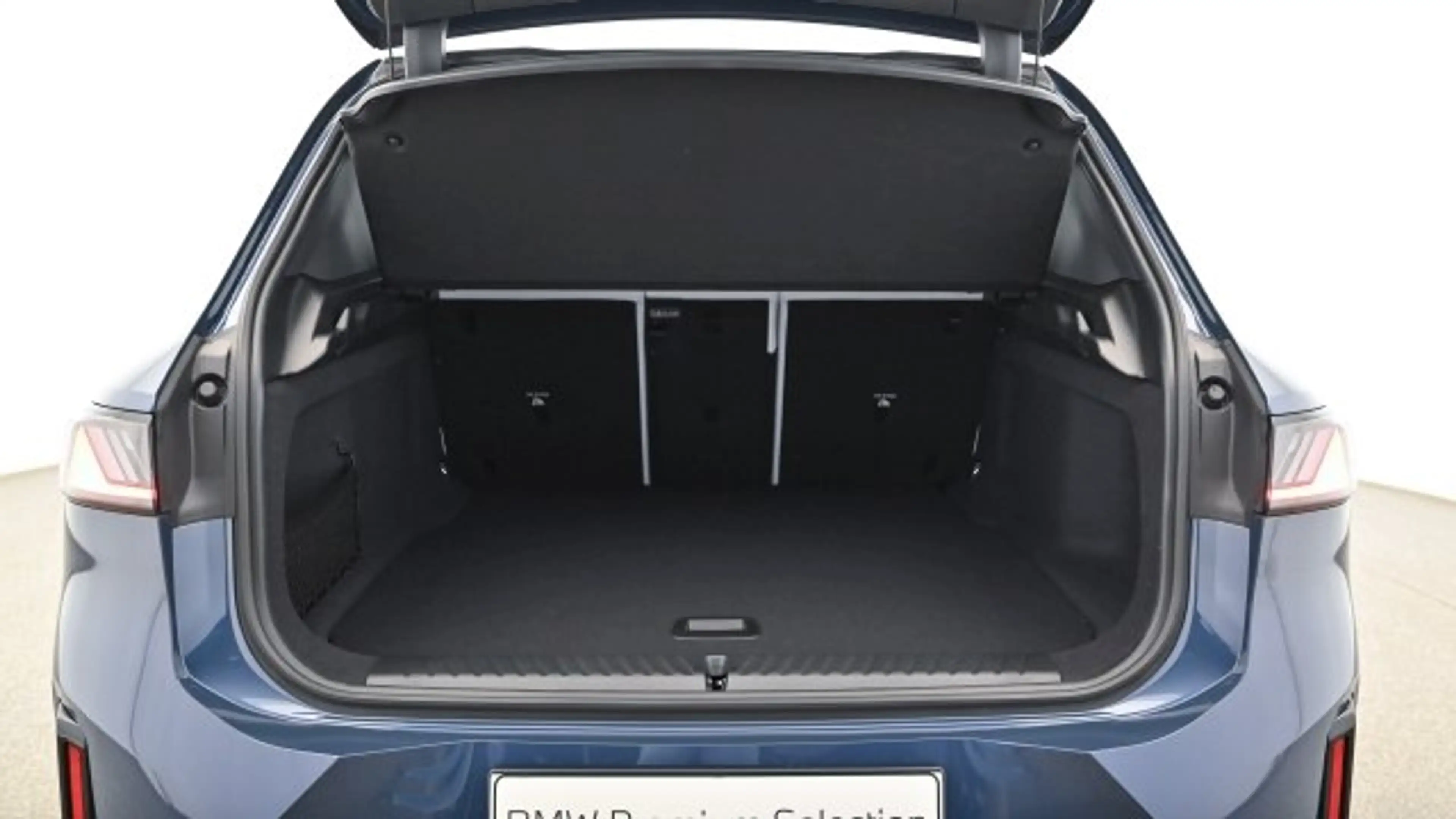 BMW iX3 50 xDrive NA5 — photo 9