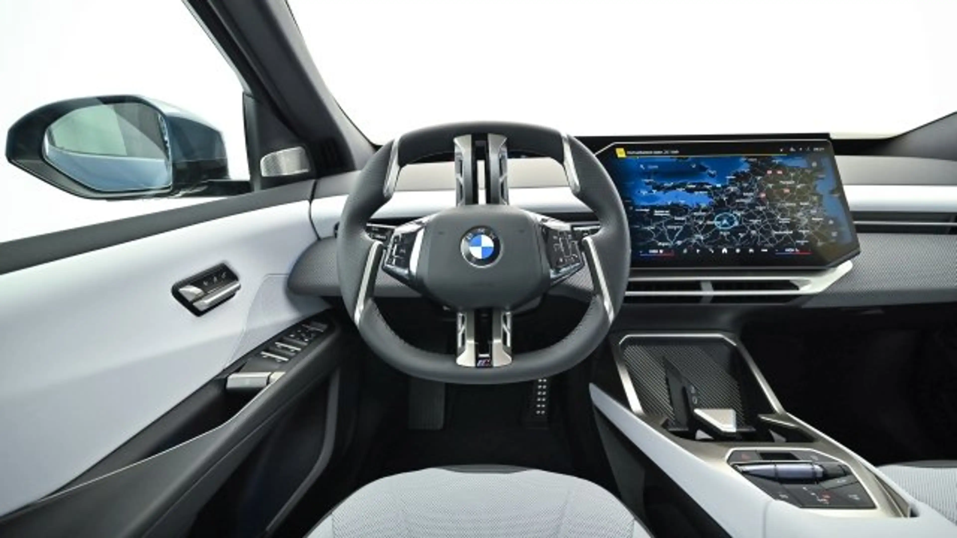 BMW iX3 50 xDrive NA5 — photo 13