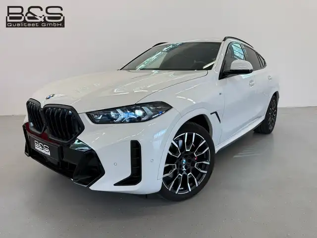 BMW X6 view 2
