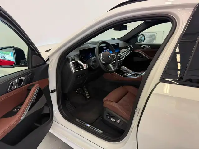 BMW X6 view 11