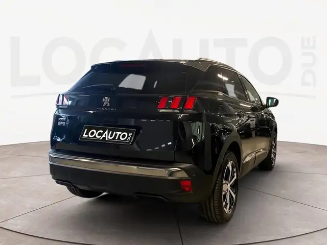 Peugeot 3008 view 4