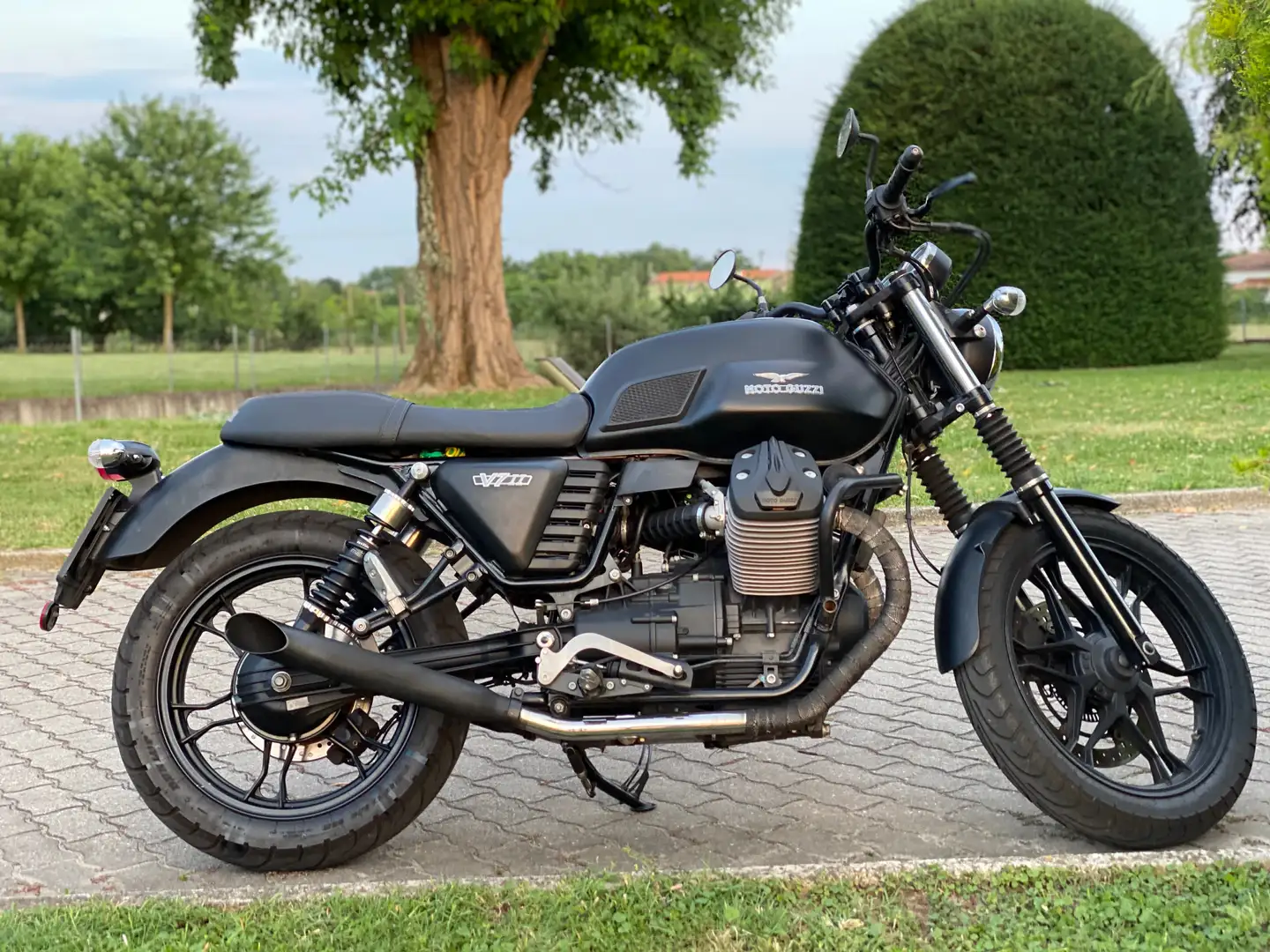 Moto Guzzi V 7 V7 ii stone ABS 2015 Negru - 1