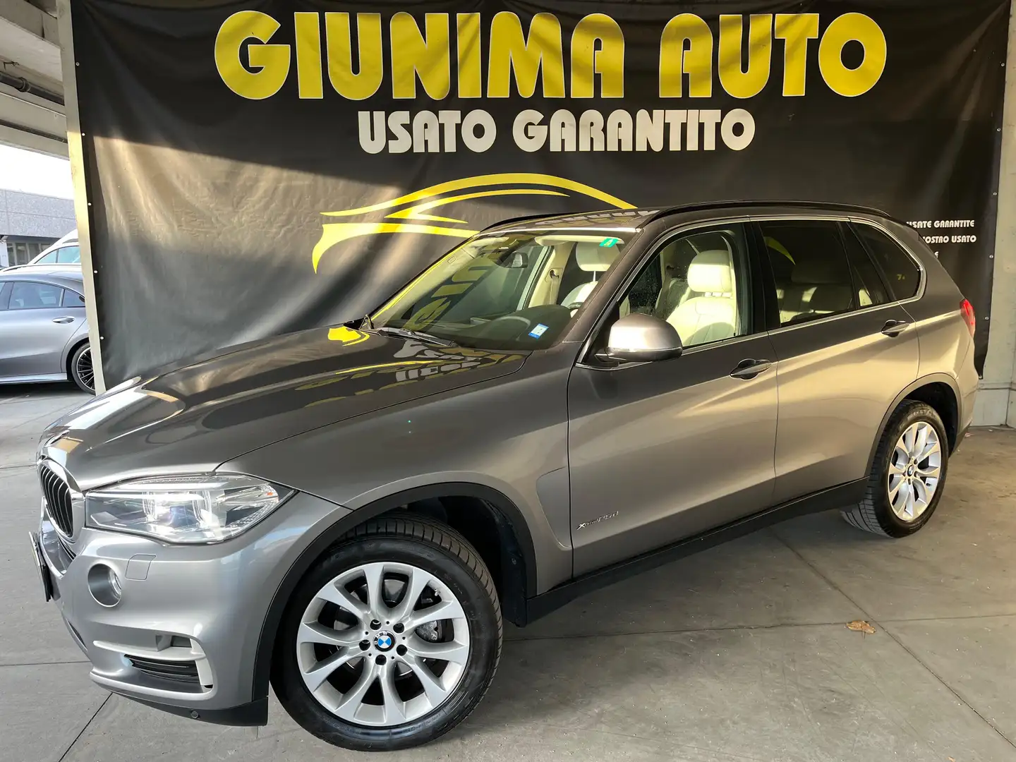 BMW X5 4x4 25d Experience 231cv auto Gris - 1