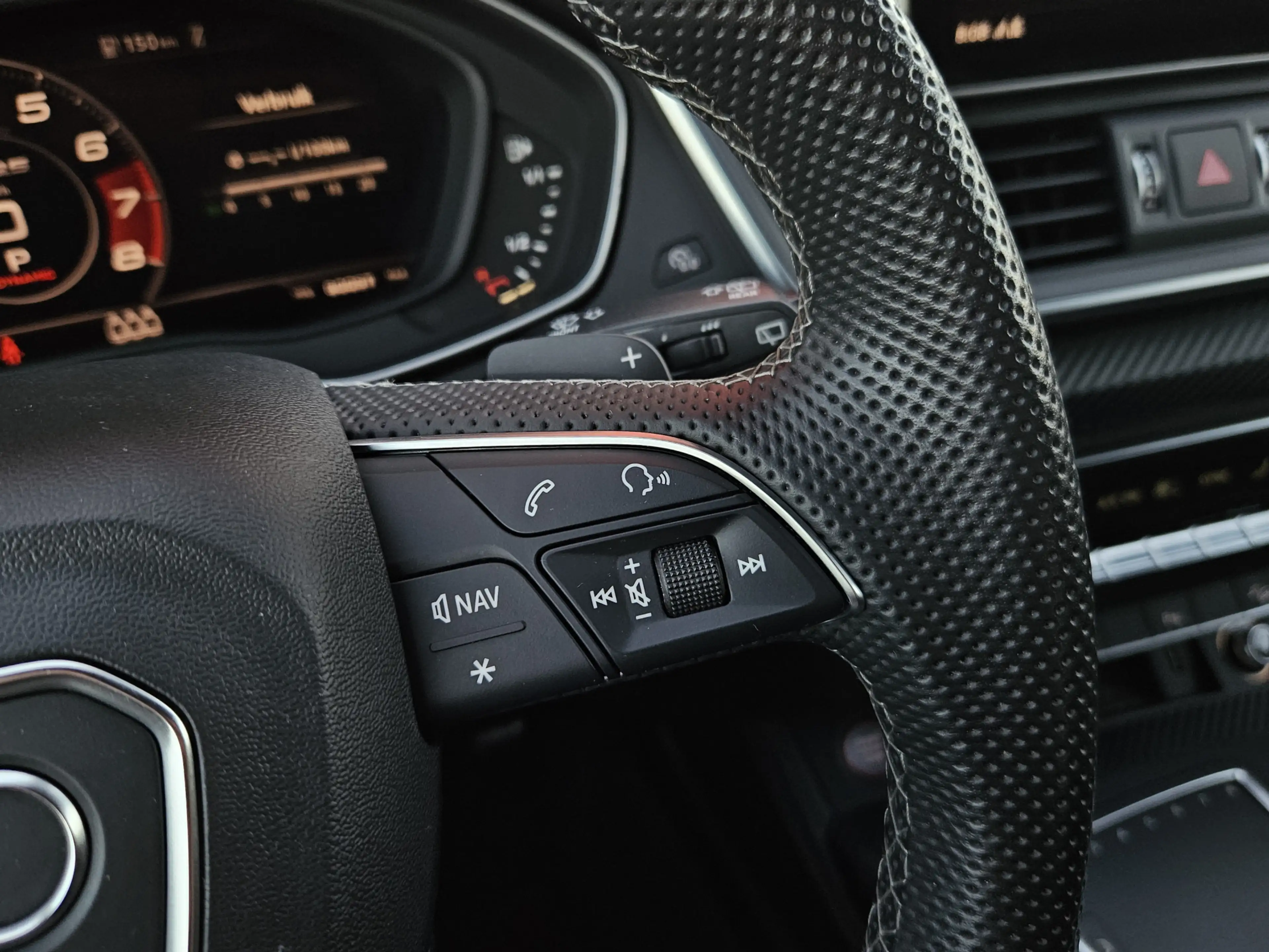 Audi SQ5 3.0 TFSI quattro Pro Line Plus | ACC | Carplay | C — photo 17