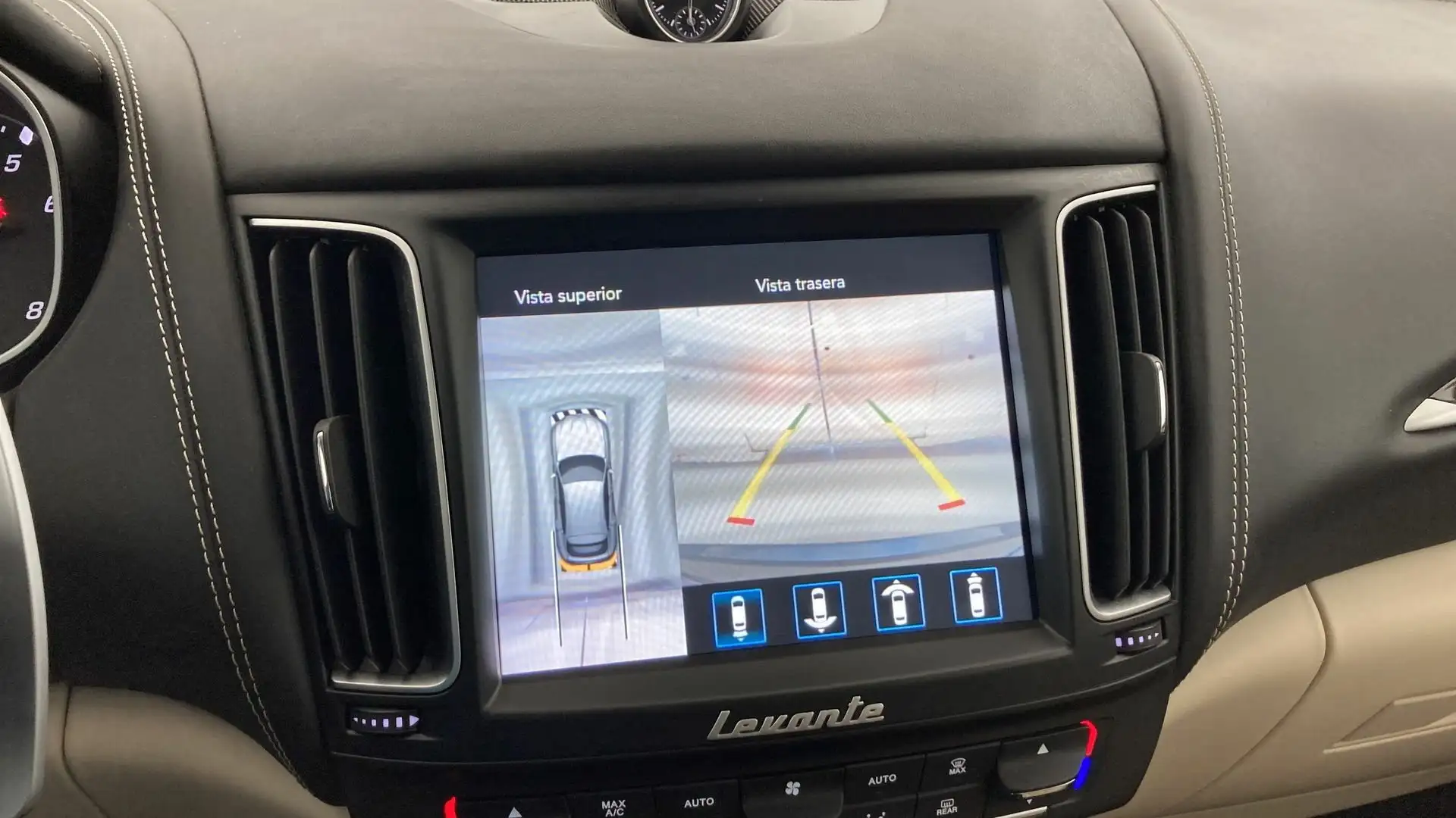 Maserati Levante 350 GranSport Aut. Blauw - 2