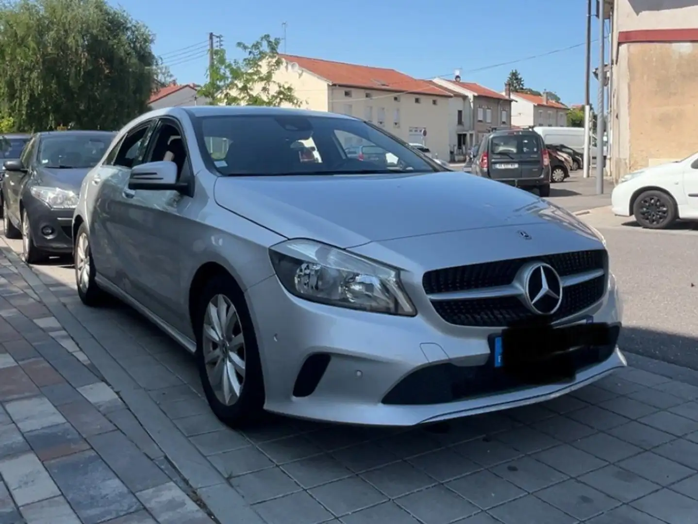 Mercedes-Benz A 180 Classe A 180 d Business Edition Argent - 2