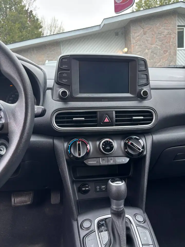Hyundai KONA снимка Hyundai KONA