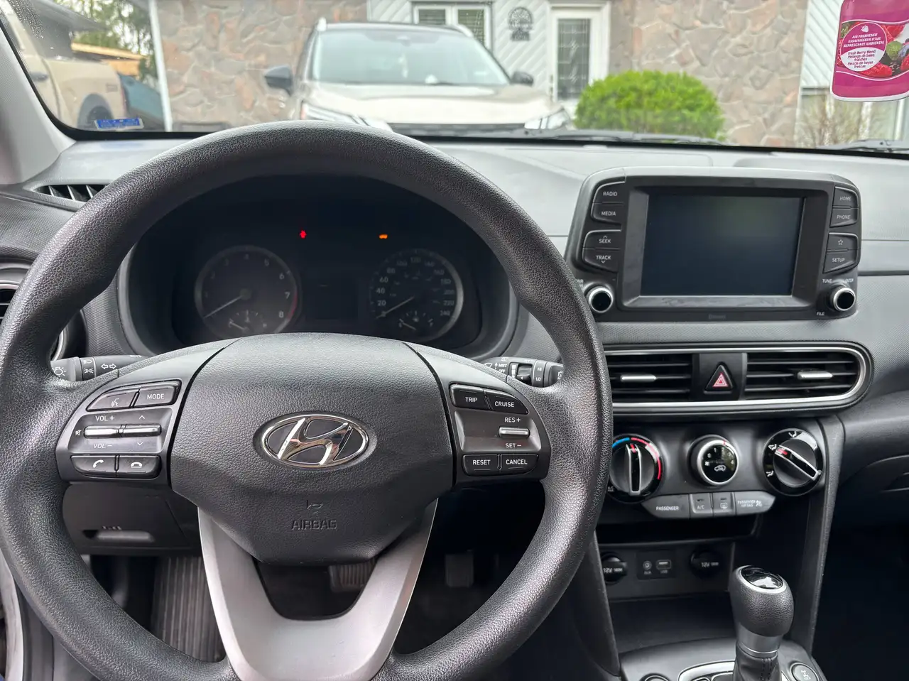 Hyundai KONA снимка Hyundai KONA