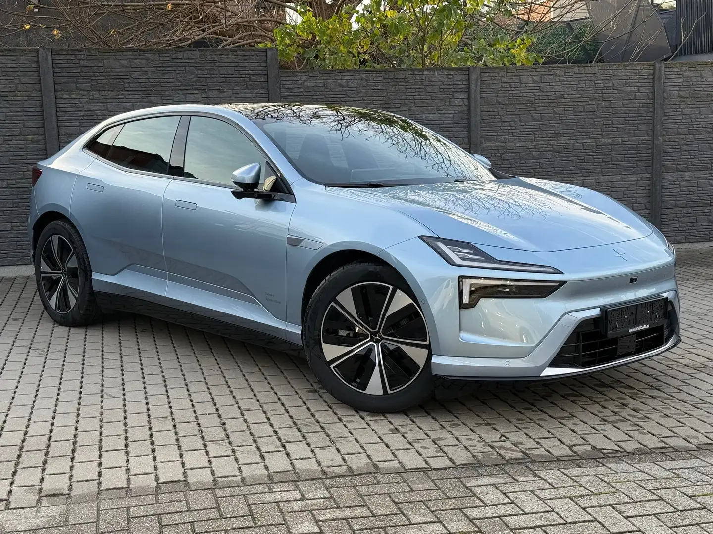 Polestar 4 Polestar 4 Longe Range Single Motor 100kWh Plus Blauw - 2