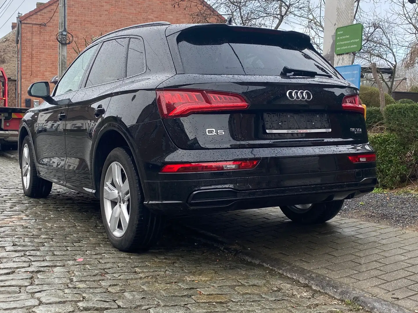 Audi Q5 35 TDi Quattro Business Edition Design S tr. Zwart - 2