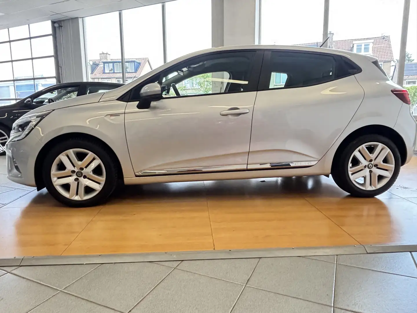 Renault Clio 1.0 TCe CARPLAY * PDC * STOELVERWARMING Срібний - 2