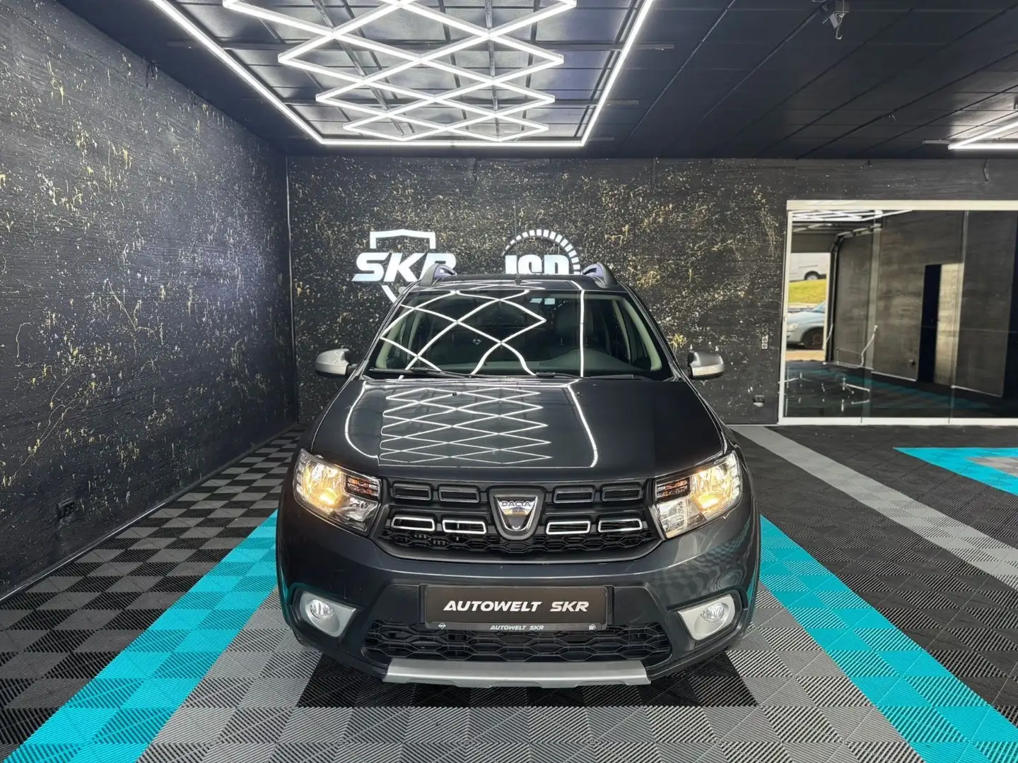 Dacia Sandero IIStepway Celebration/RFK/BLTH/MULT-LENK Gris - 2