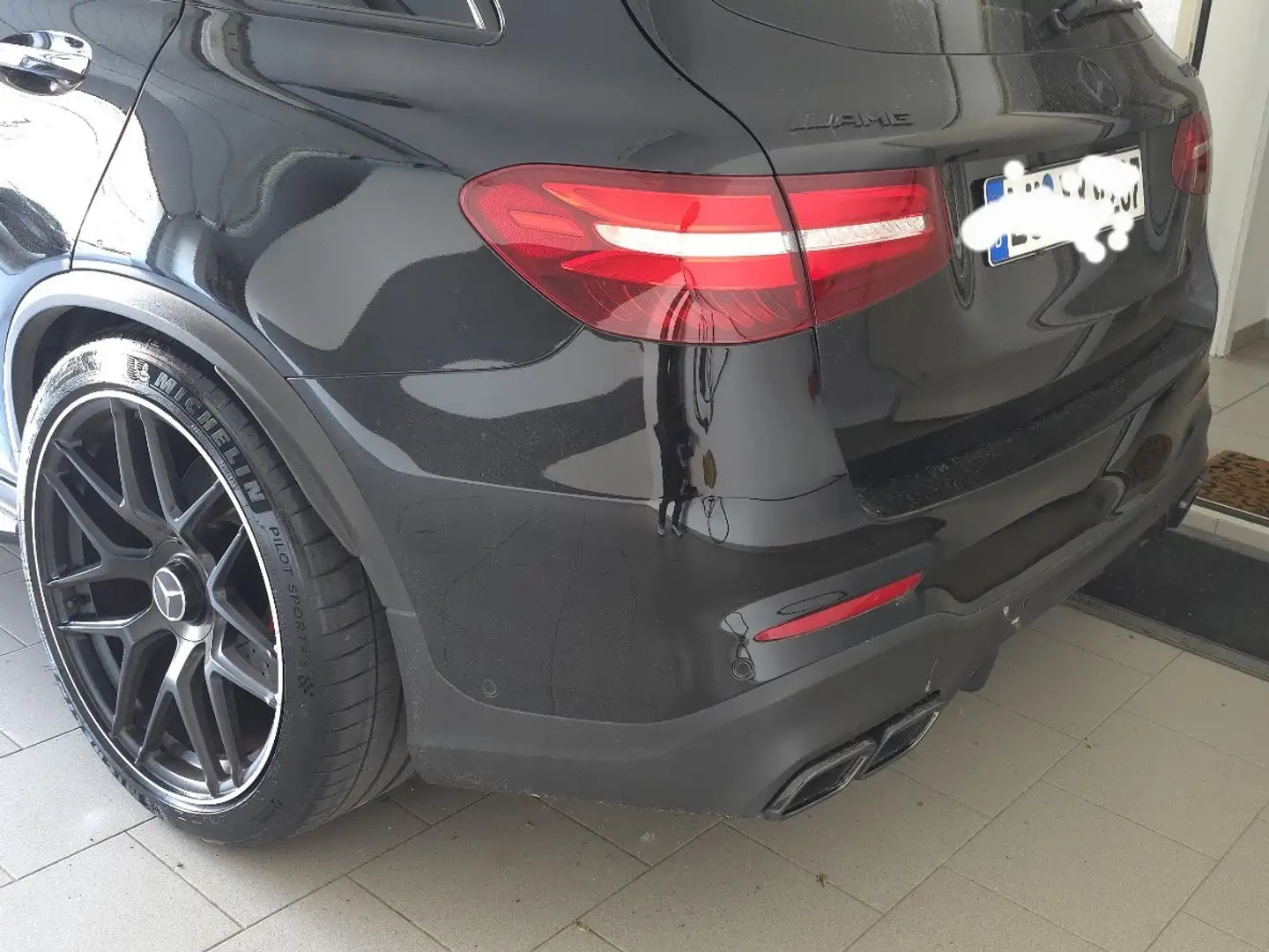 Mercedes-Benz GLC 63 AMG 4Matic+ Speedshift MCT Černá - 2
