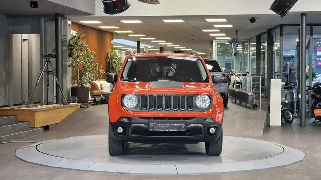 Jeep Renegade view 2