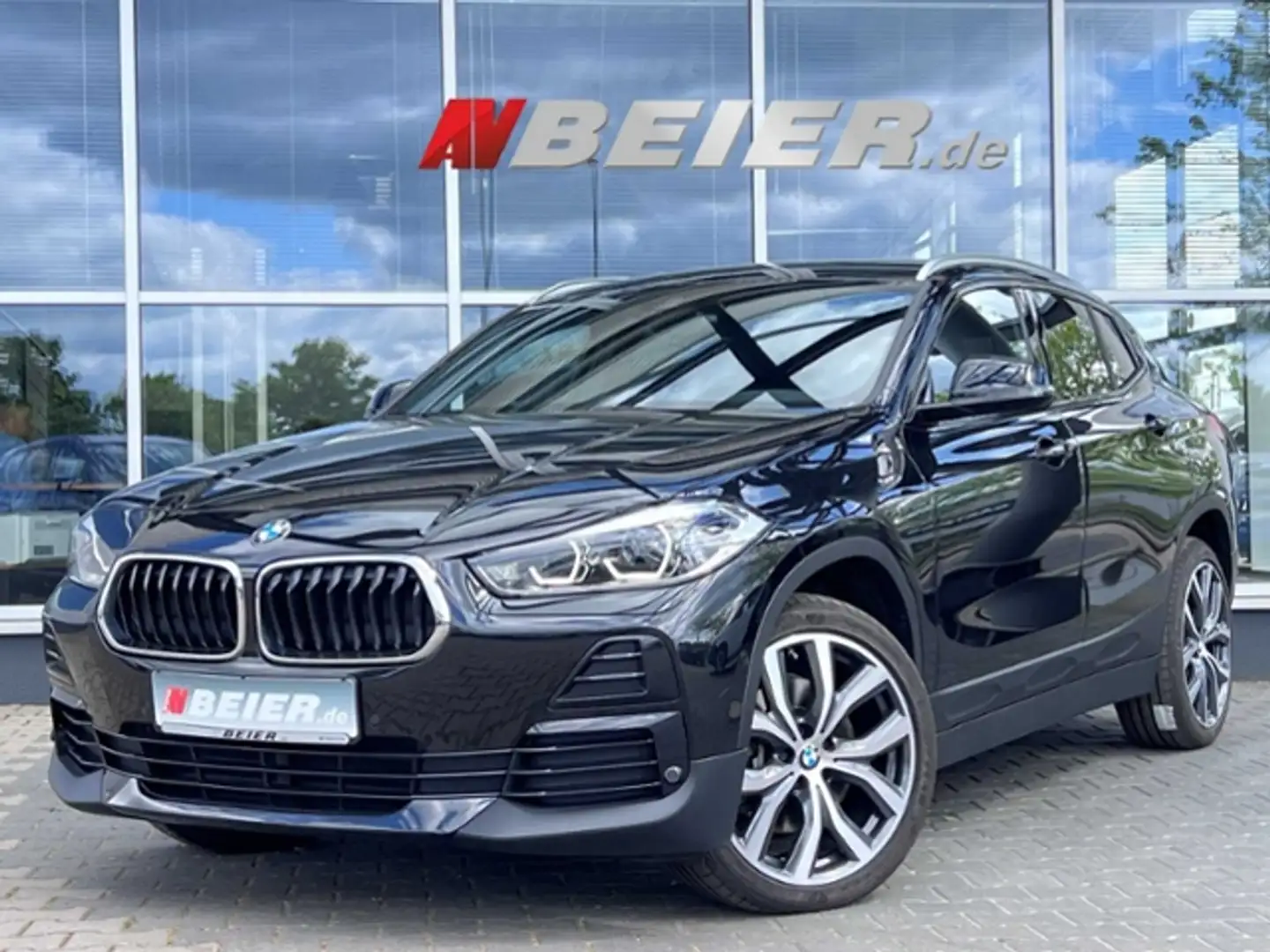 BMW X2 xDrive LED AHK Panorama Sportsitz HeadUp ACC Schi Чёрный - 1