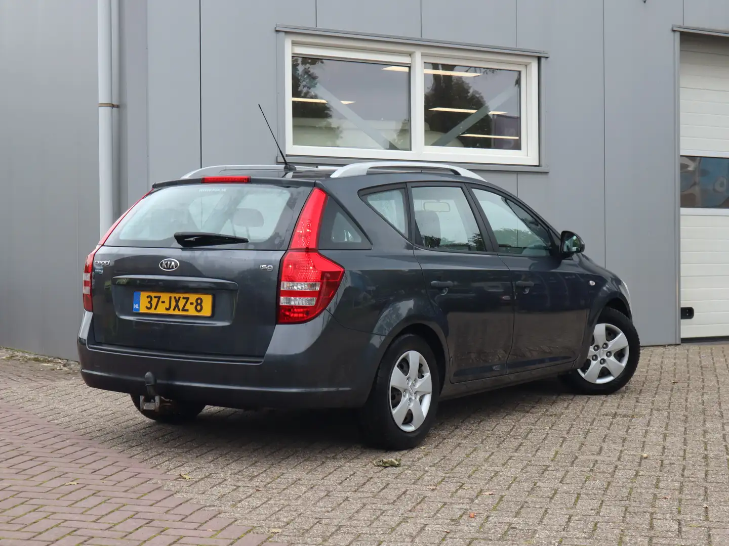 Kia Ceed / cee'd Sporty Wagon 1.4 X-tra ISG Grijs - 2