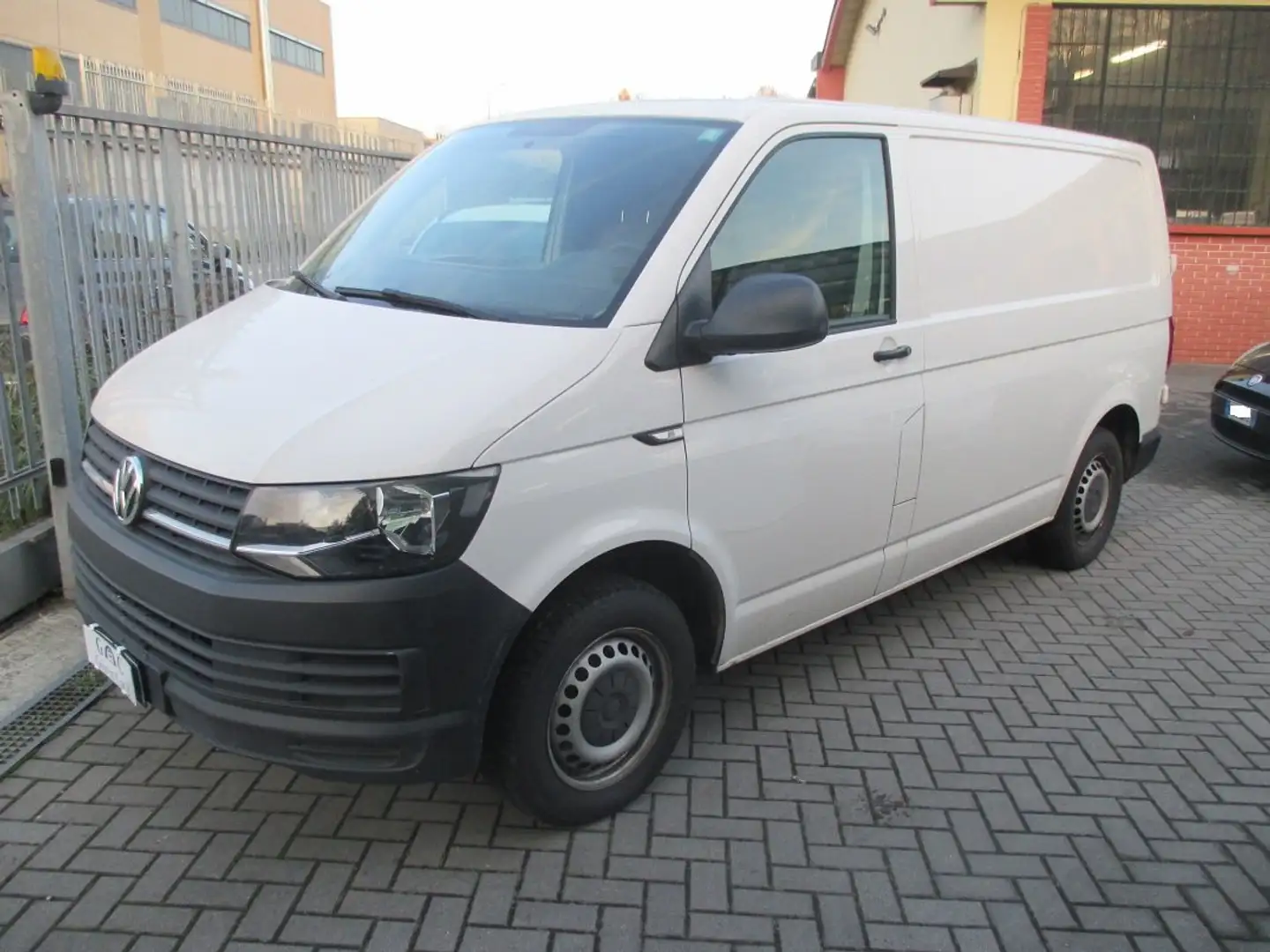 Volkswagen Transporter 2.0 TDI 102 CV 3 POSTI Bianco - 2