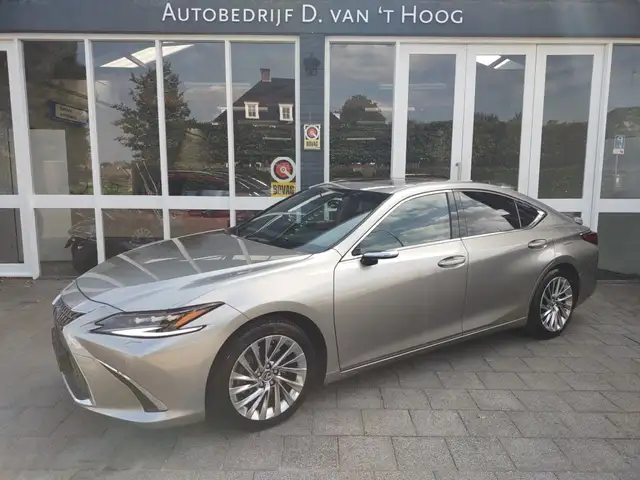 Lexus ES 300 300H PRESIDENT LINE