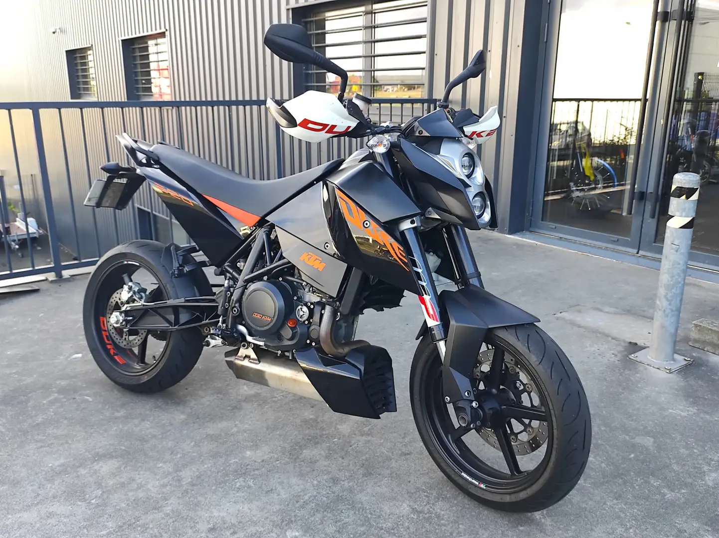 KTM 690 Duke - 1