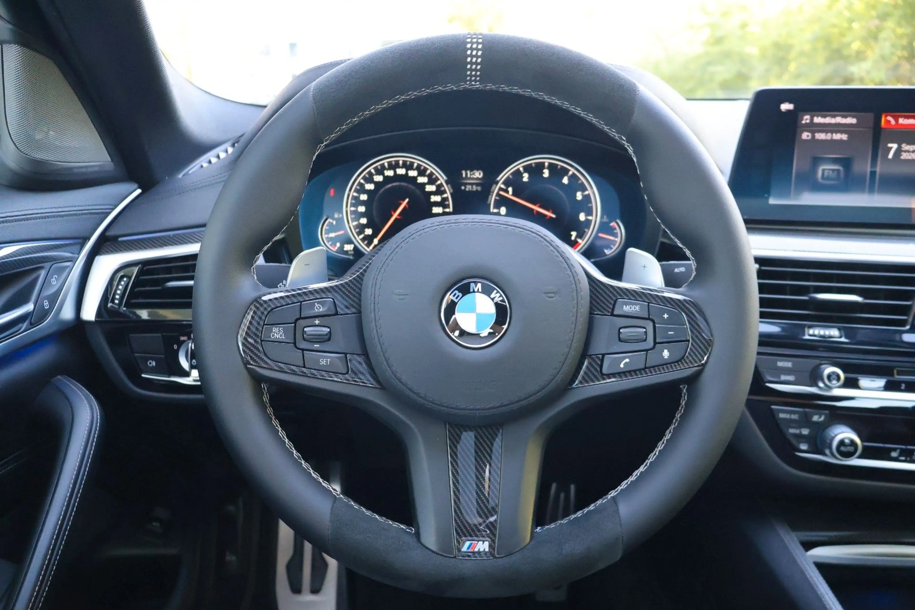 BMW 540 i M-PERFORMANCE/H&K/LASER/CARPLAY/20" — photo 14