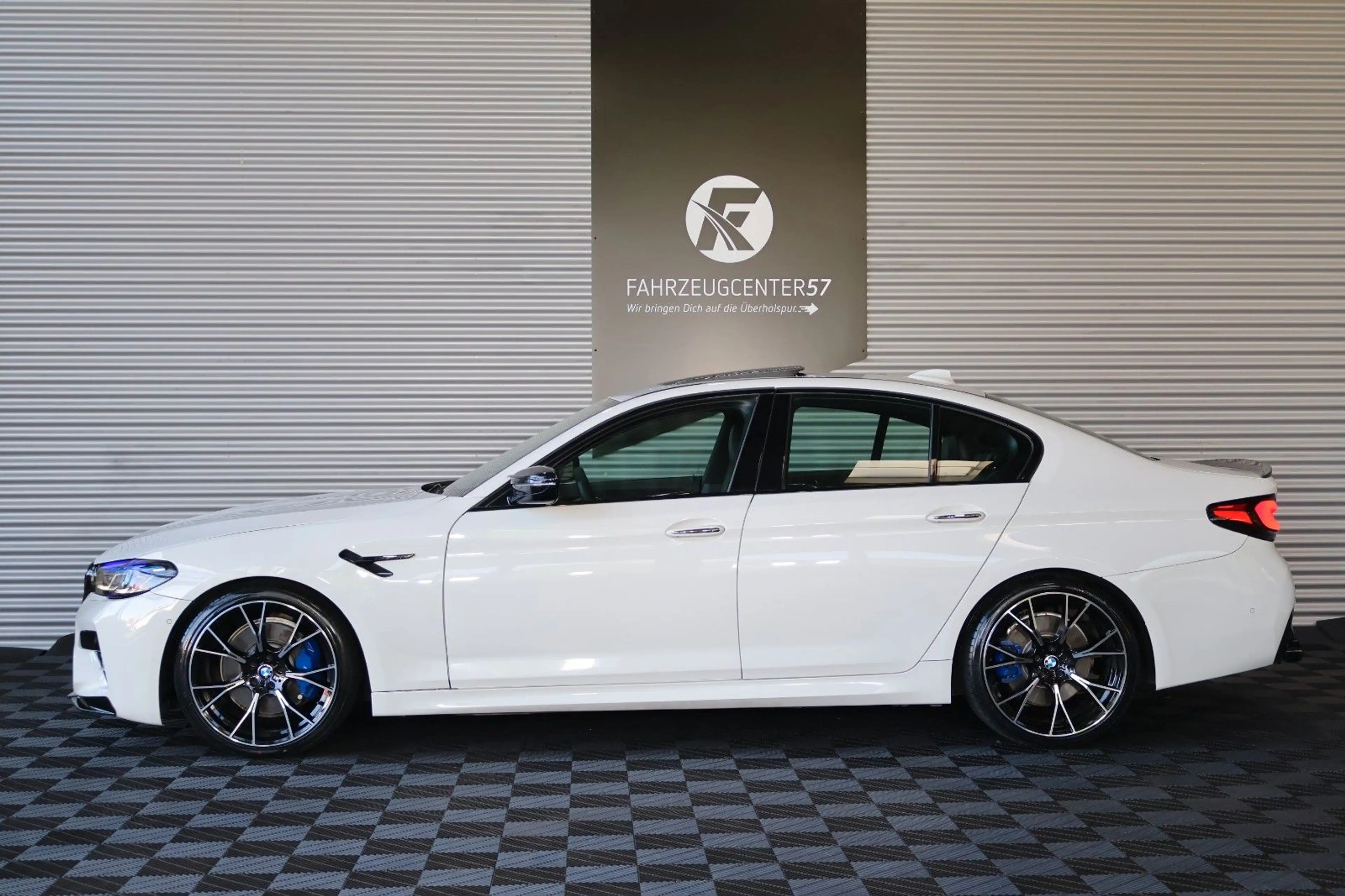 BMW 540 i M-PERFORMANCE/H&K/LASER/CARPLAY/20" — photo 2