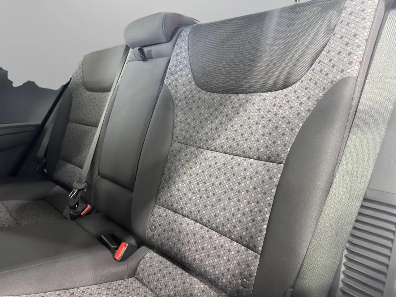 Hyundai IONIQ снимка Hyundai IONIQ